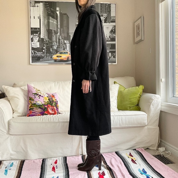 Vintage black wool blend coat with velvet panels - Picture 4 of 15